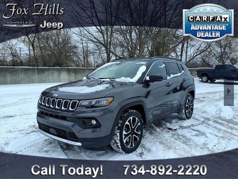 Used 2024 Jeep Compass Limited image 3