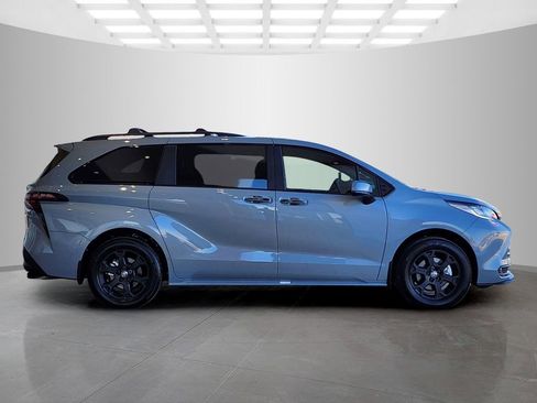 New 2025 Toyota Sienna XLE Woodland Edition image 3