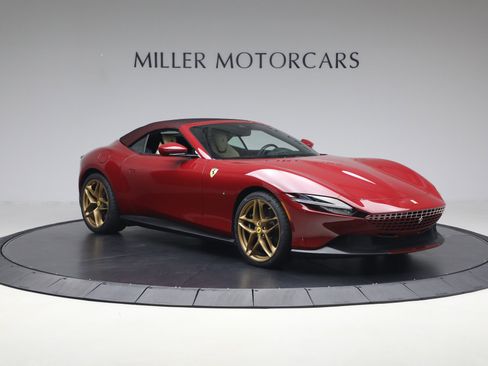 Certified 2025 Ferrari Roma Spider RWD image 35