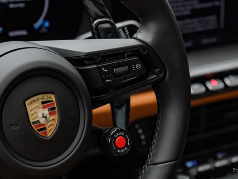 Used 2025 Porsche 911 Carrera image 52