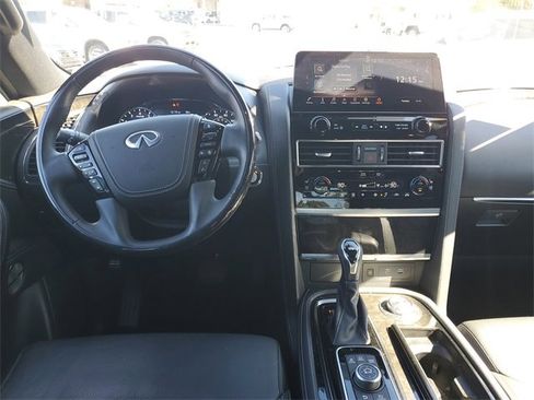 Used 2024 INFINITI QX80 Sensory image 11