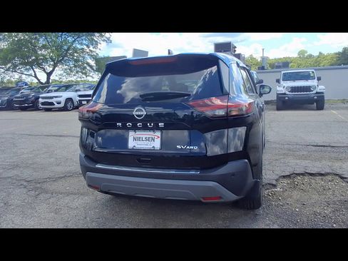 Used 2022 Nissan Rogue SV AWD/4WD image 2