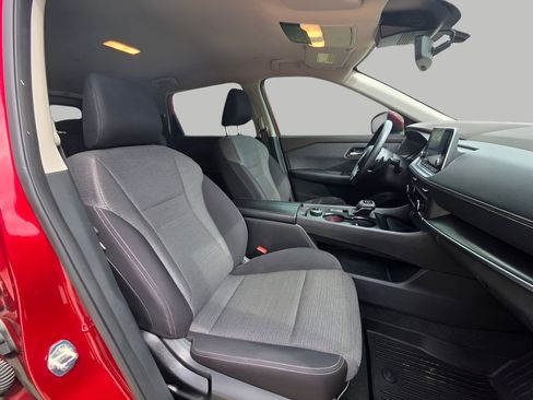 Used 2023 Nissan Rogue SV image 9