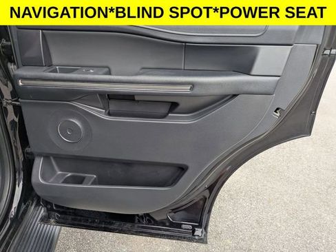 Used 2022 Ford Expedition XLT AWD/4WD image 32