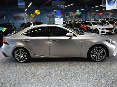 Used 2018 Lexus IS 300 AWD image 2