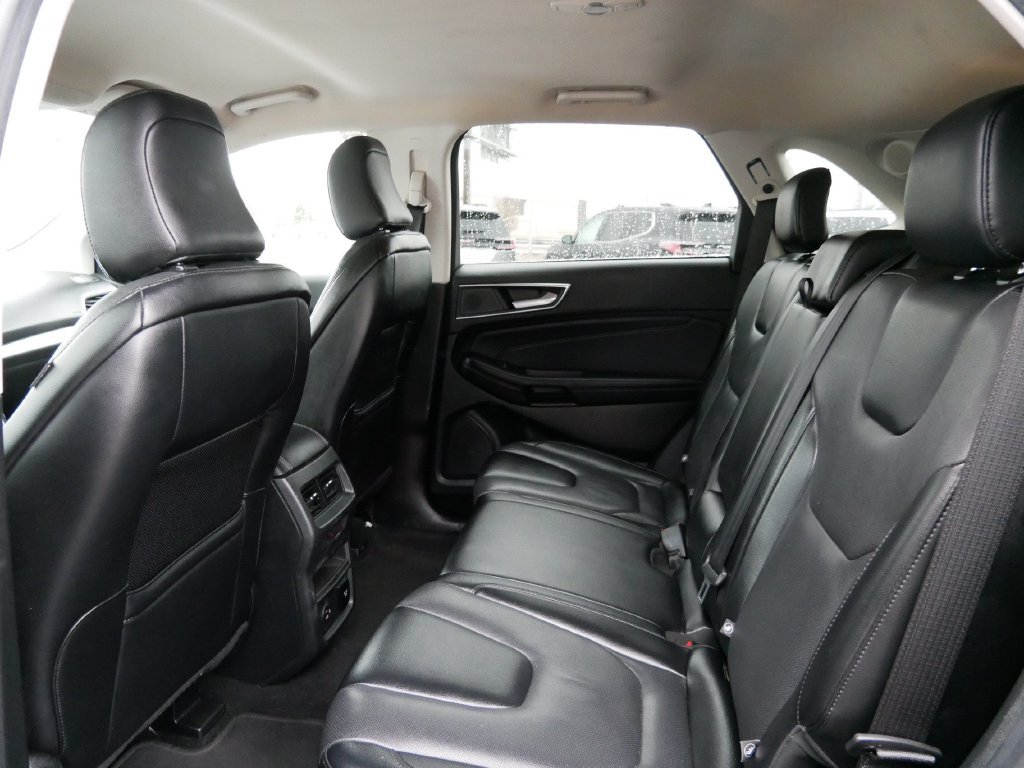 Used 2022 Ford Edge Titanium w/ Equipment Group 301A AWD/4WD image 10