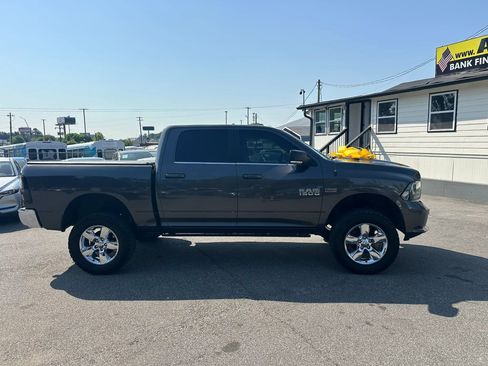 Used 2019 RAM 1500 Big Horn RWD image 12