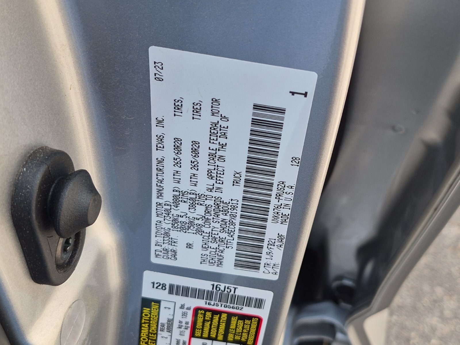 Used 2023 Toyota Tundra SR5 w/ SR5 Convenience Package AWD/4WD image 25