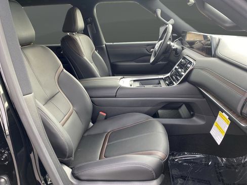 New 2025 Nissan Armada SL w/ Captain's Chari Seat Package image 33