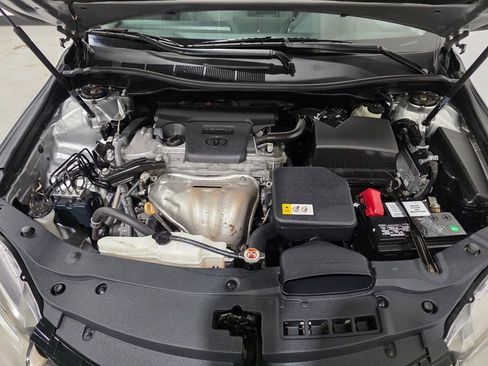 Used 2017 Toyota Camry SE image 11