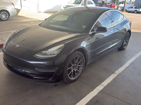 Used 2019 Tesla Model 3 Mid Range image 1