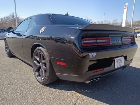 Used 2022 Dodge Challenger R/T w/ Blacktop Package image 5