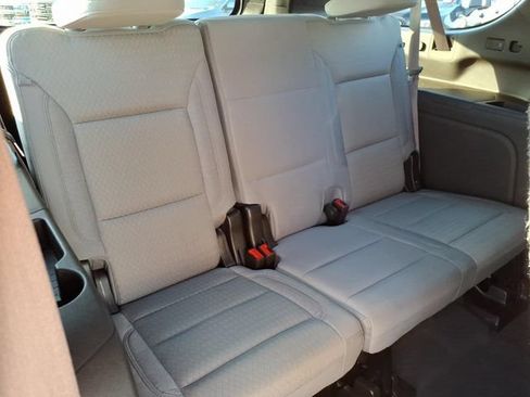 Used 2022 GMC Yukon XL SLE w/ Gmc Pro Safety Plus Package AWD/4WD image 24
