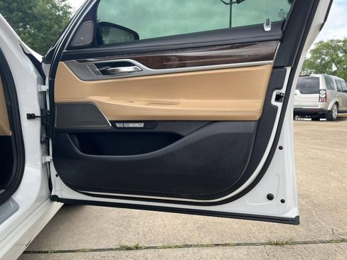 Used 2016 BMW 750i RWD image 35