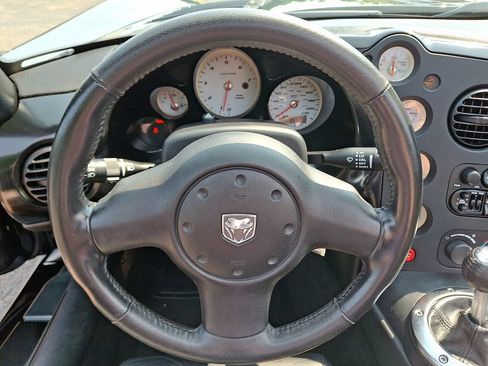 Used 2004 Dodge Viper SRT-10 RWD image 22