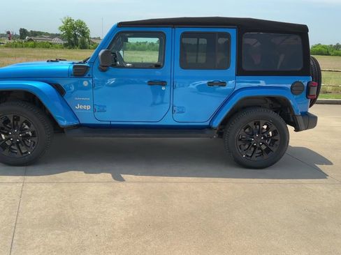 New 2023 Jeep Wrangler Sahara w/ Cold Weather Group image 5