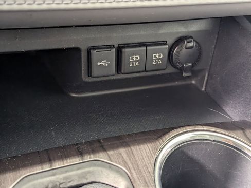 Used 2021 Toyota Highlander Limited image 20