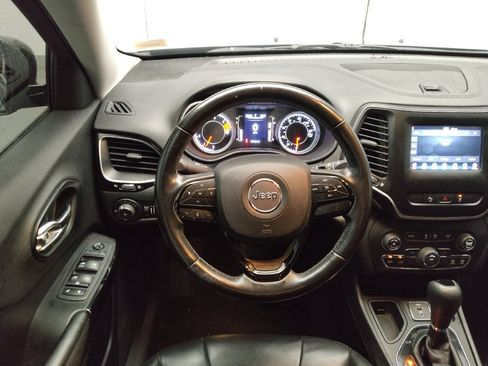 Used 2021 Jeep Cherokee Latitude Plus FWD image 22