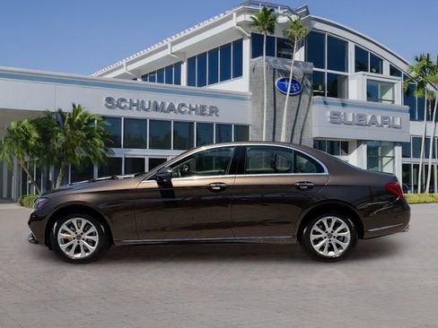 Used 2018 Mercedes-Benz E 300 4MATIC image 4