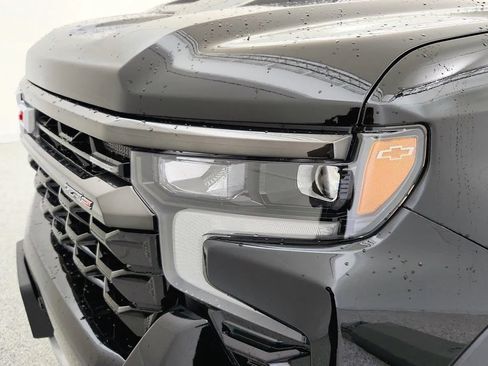 Used 2025 Chevrolet Silverado 1500 ZR2 w/ Technology Package AWD/4WD image 35