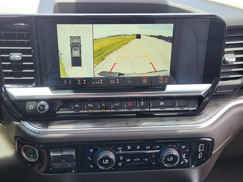 Used 2024 Chevrolet Silverado 1500 LTZ RWD image 19