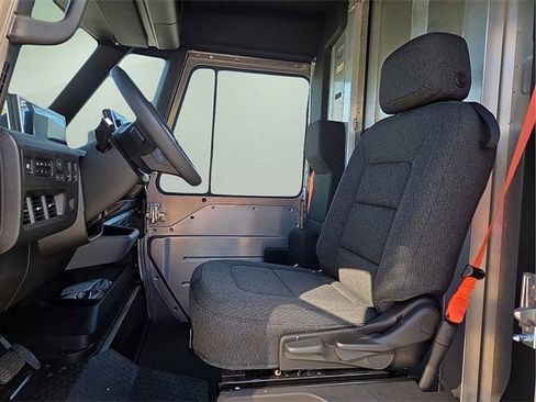 New 2025 Chevrolet Brightdrop 400 image 13