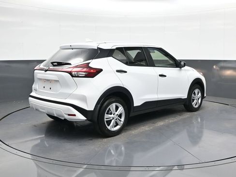 New 2025 Nissan Kicks Play S image 7