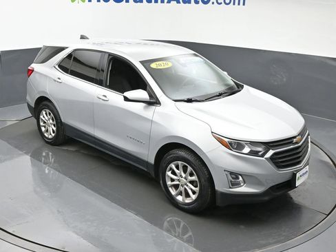 Used 2020 Chevrolet Equinox LT image 3