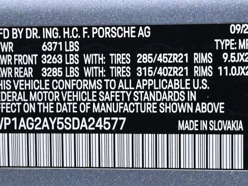Certified 2025 Porsche Cayenne GTS AWD/4WD image 28