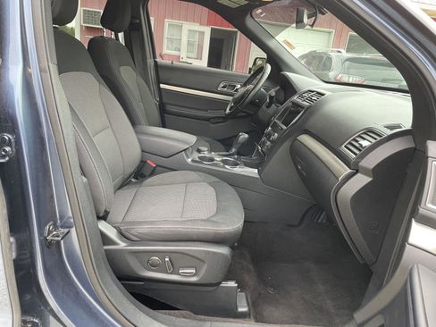 Used 2018 Ford Explorer XLT w/ Equipment Group 201A AWD/4WD image 25
