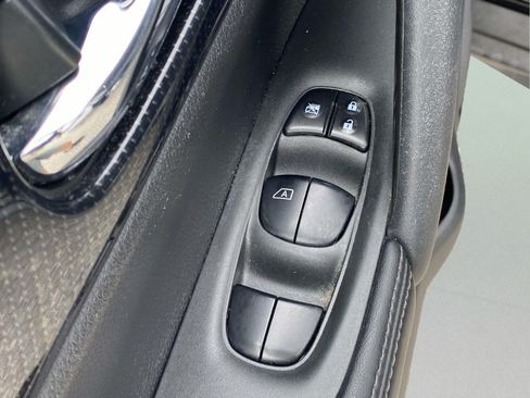 Used 2018 Nissan Rogue SL AWD/4WD image 15