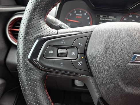 Certified 2024 Chevrolet Trax RS w/ Sunroof Package FWD image 22