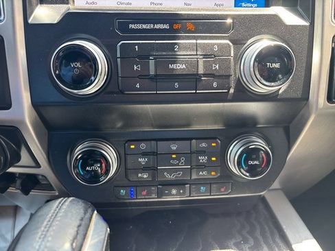 Used 2019 Ford F150 Platinum w/ Technology Package AWD/4WD image 33