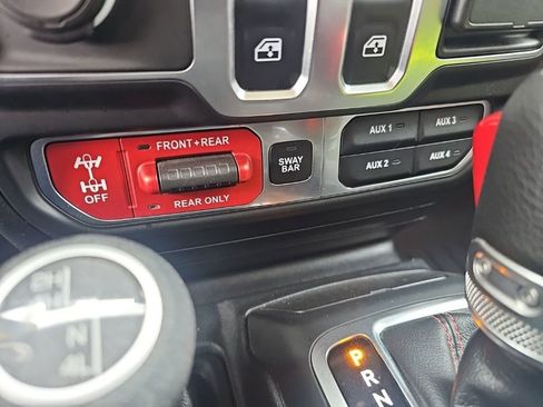 Used 2020 Jeep Wrangler Rubicon w/ LED Lighting Group AWD/4WD image 19