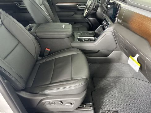 New 2025 GMC Sierra 2500 Denali w/ Denali Reserve Package image 12