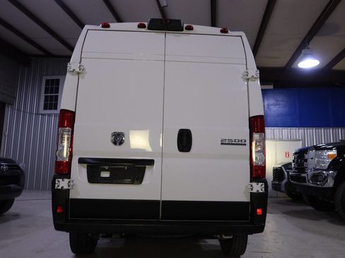 Used 2023 RAM ProMaster 2500 w/ Driver Convenience Group image 4