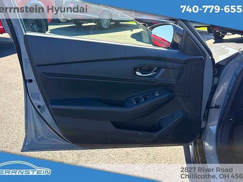 Used 2025 Honda Accord SE image 15