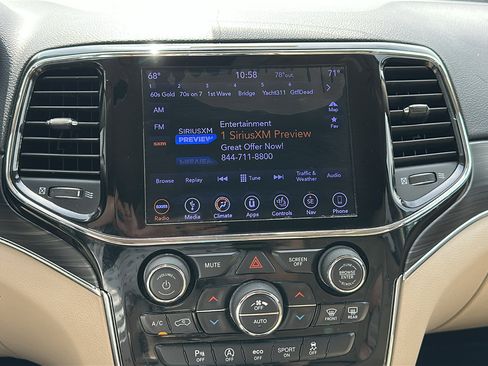 Used 2019 Jeep Grand Cherokee Limited AWD/4WD image 19
