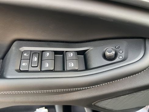 New 2025 Jeep Grand Cherokee Altitude image 19