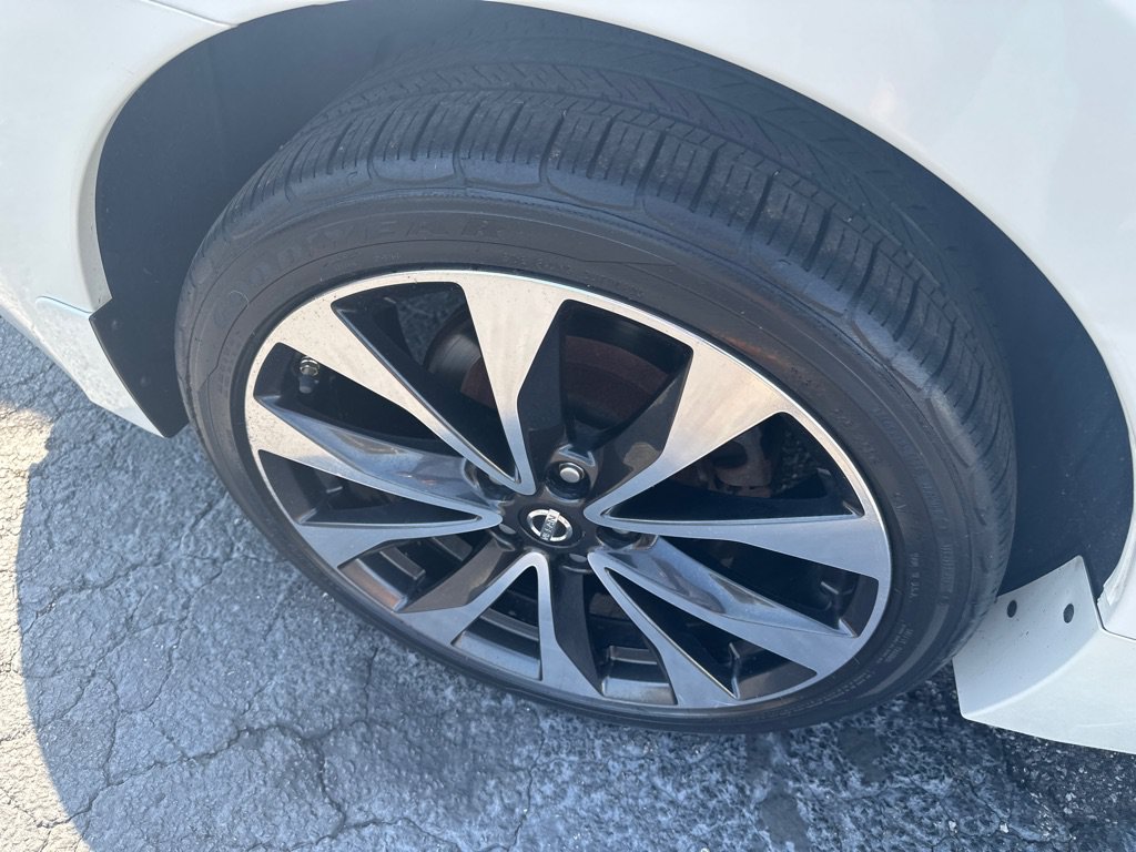 Used 2016 Nissan Maxima SR FWD image 5
