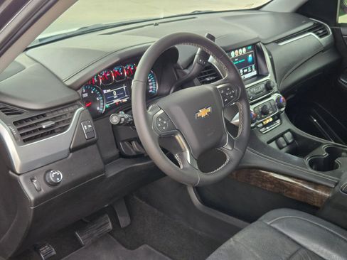 Used 2017 Chevrolet Suburban LS image 10