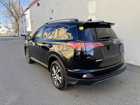 Used 2017 Toyota RAV4 LE image 10