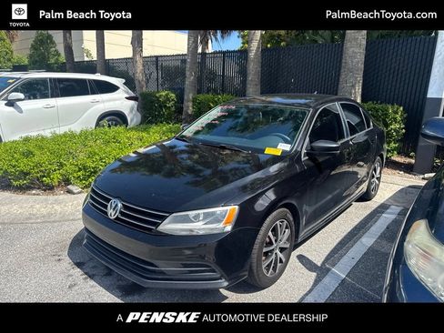 Used 2016 Volkswagen Jetta SE FWD image 1