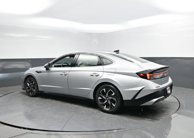 Used 2024 Hyundai Sonata SEL FWD image 8