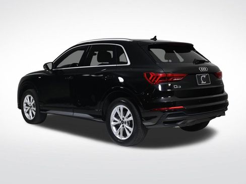 Used 2023 Audi Q3 2.0T Premium Plus w/ Premium Plus Package image 3