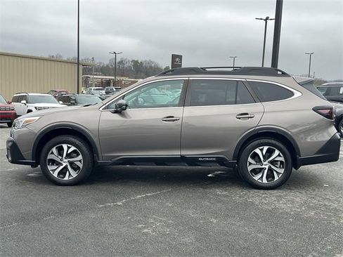 Certified 2022 Subaru Outback Limited image 27