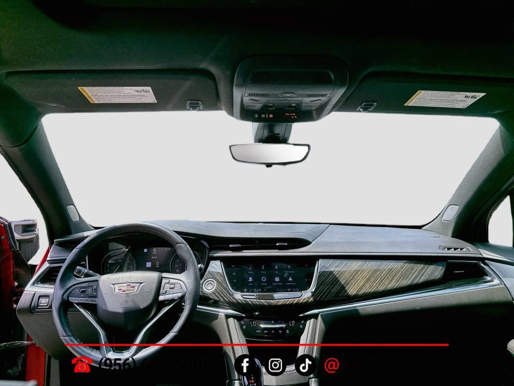 Used 2023 Cadillac XT6 Premium Luxury w/ Technology Package FWD image 24