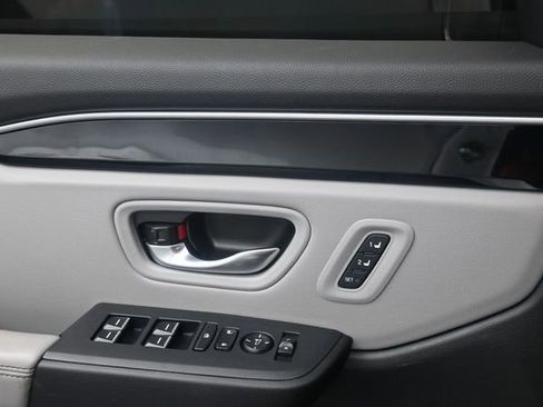 Used 2025 Honda Pilot Touring image 15