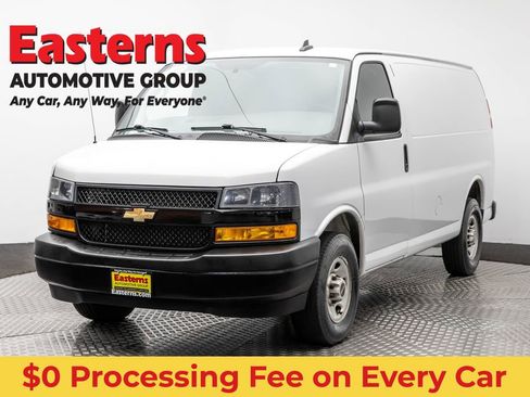 Used 2021 Chevrolet Express 2500 RWD image 1