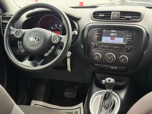 Used 2019 Kia Soul FWD image 12